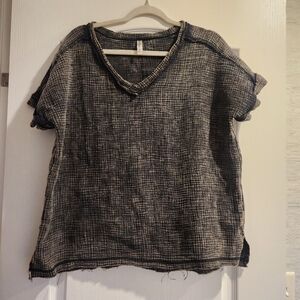 Zenana Outfitters Casual Acid Waah V-Neck Top Size S Euc